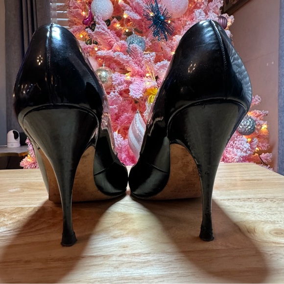Brian Atwood Patent Leather Pump Stiletto Heels EU Size 37.5 US Woman's Sz 7 - Picture 5 of 8